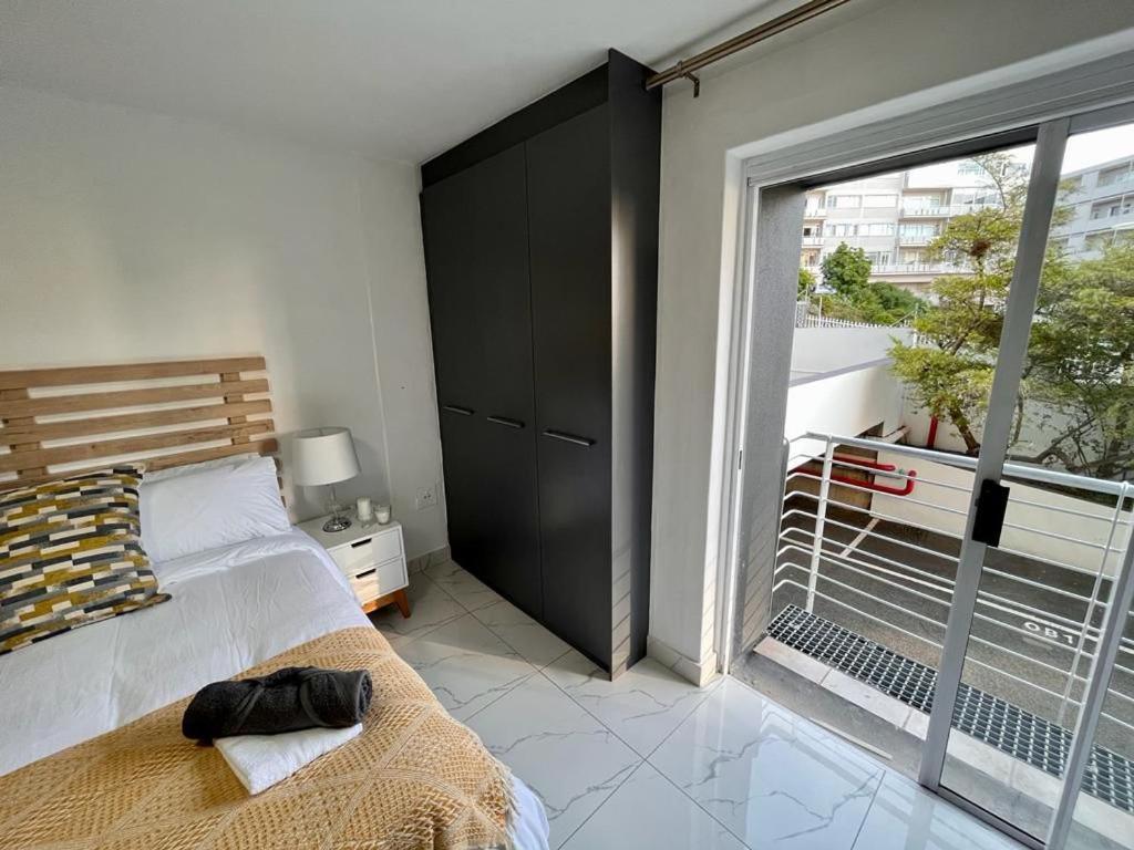 Trendy Green Point Retreat Cape Town Exterior photo